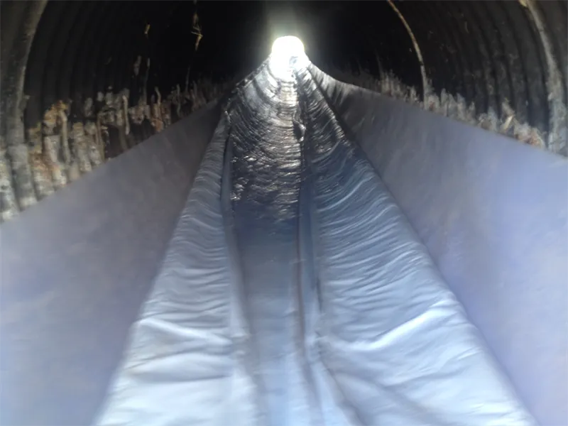 Interior de una tubería rehabilitada con liner