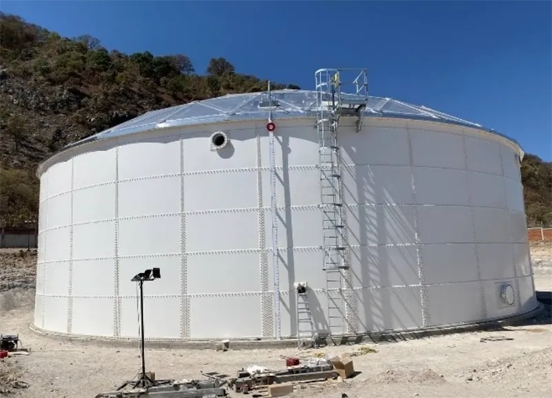 Tanque metálico de 5,163 m³ con domo de aluminio