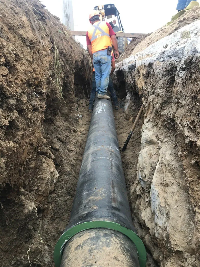 Tubería de hierro dúctil de 14″ instalada en zanja