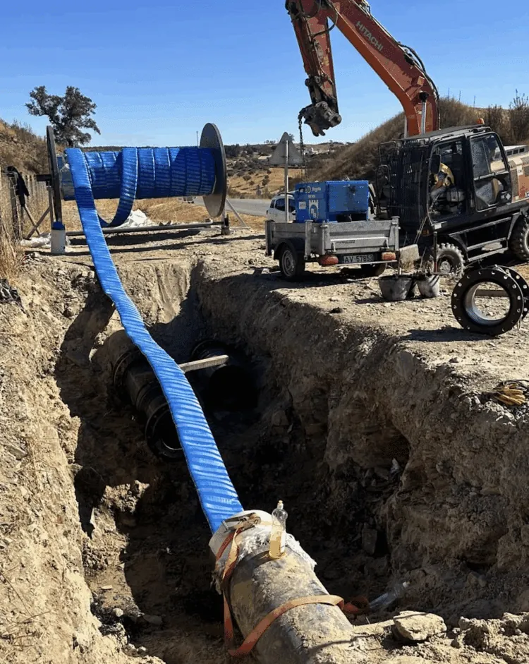 Instalación de revestimiento Norditube en una zanja